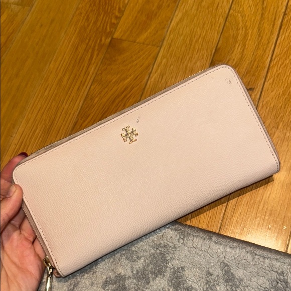 Tory Burch Handbags - Tory Burch Pink Wallet Minimalist Leather Design